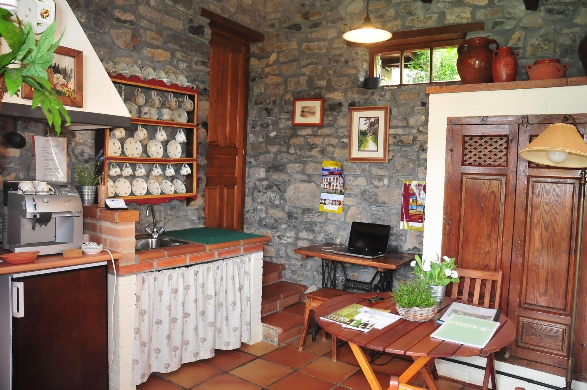 Casa Rural Llugaron I Миравальес Экстерьер фото